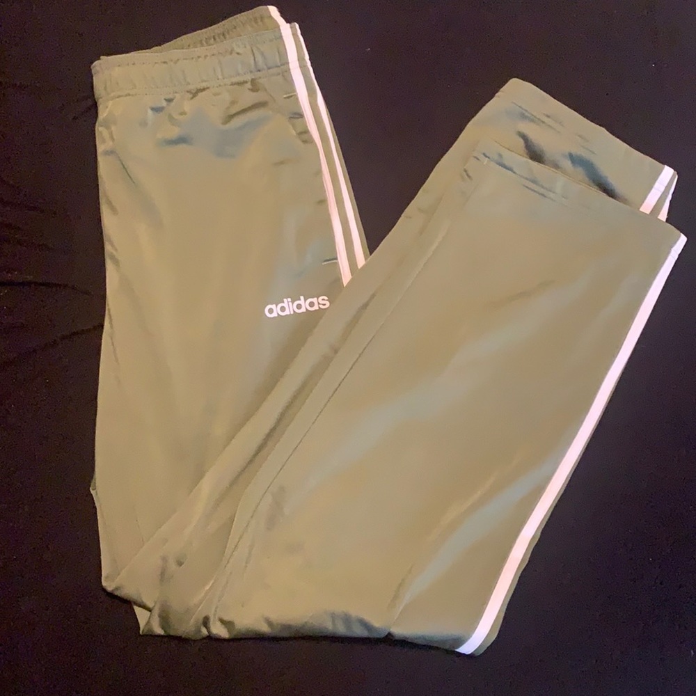 Green wise leg sweatpants. Never worn